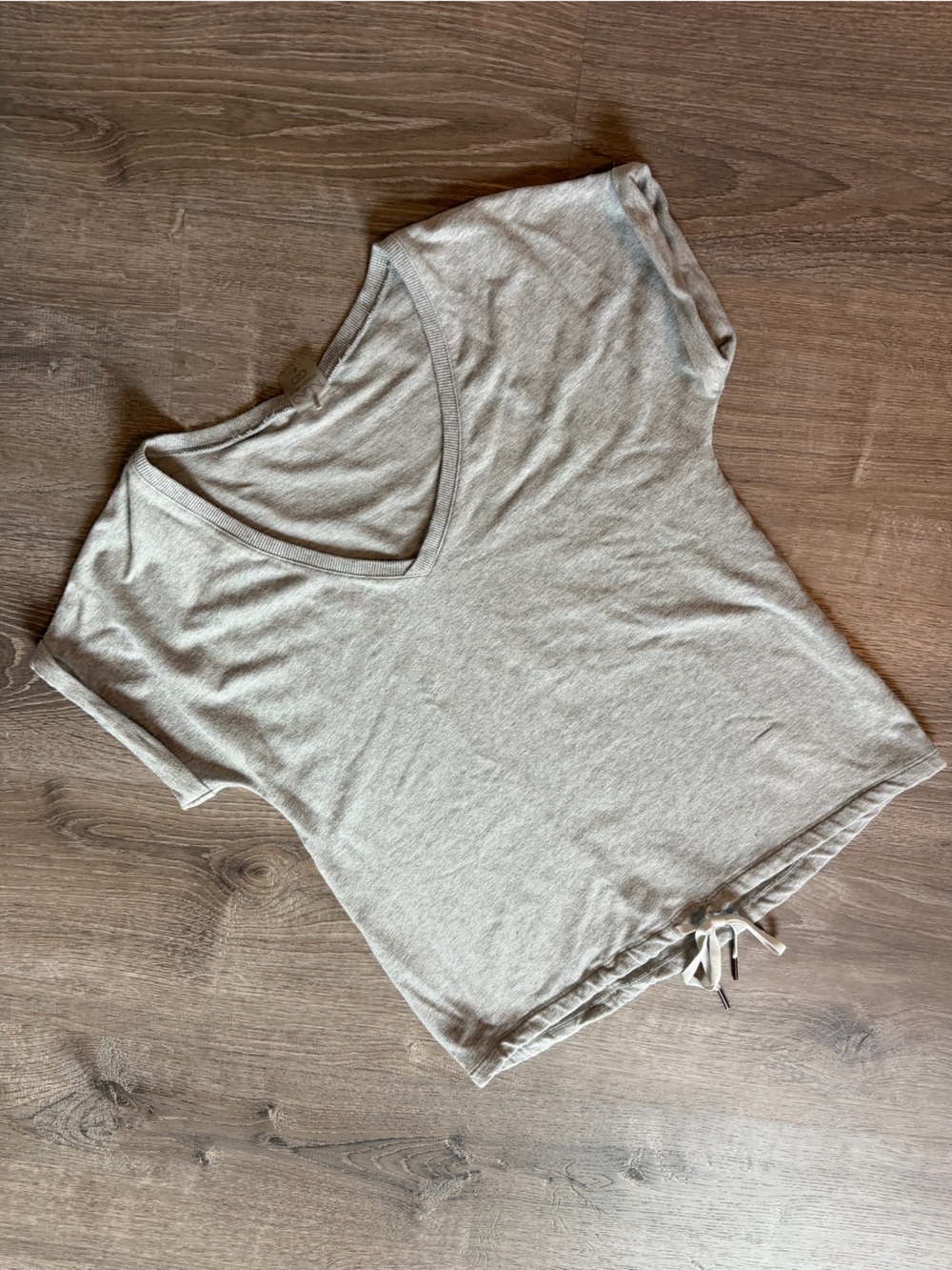 CALIA by Carrie Underwood Light Gray V-Neck Short Sleeve Drawstring Top
